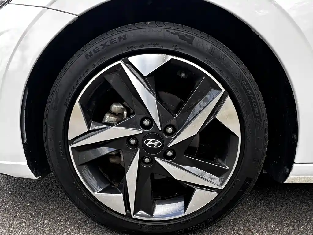 Hyundai Elantra 2022 — фото 10