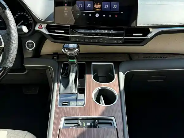Toyota Sienna 2026