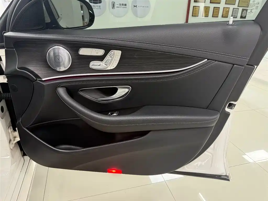 Mercedes-Benz E-Class 2020 — фото 12