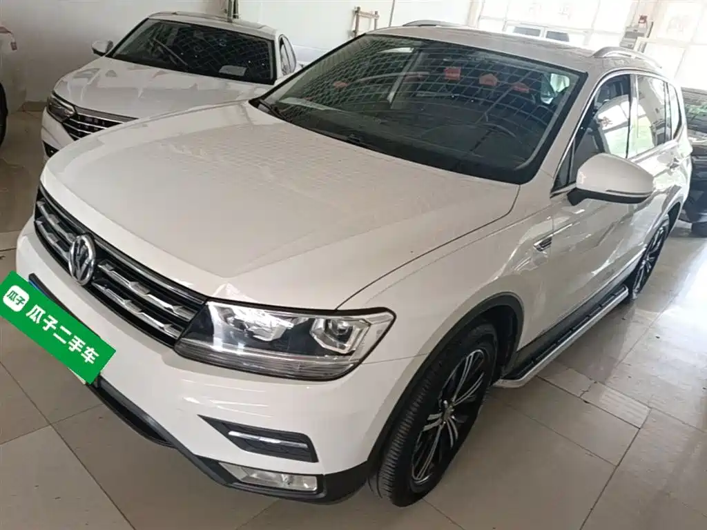 Volkswagen Tiguan L 2020 — фото 1