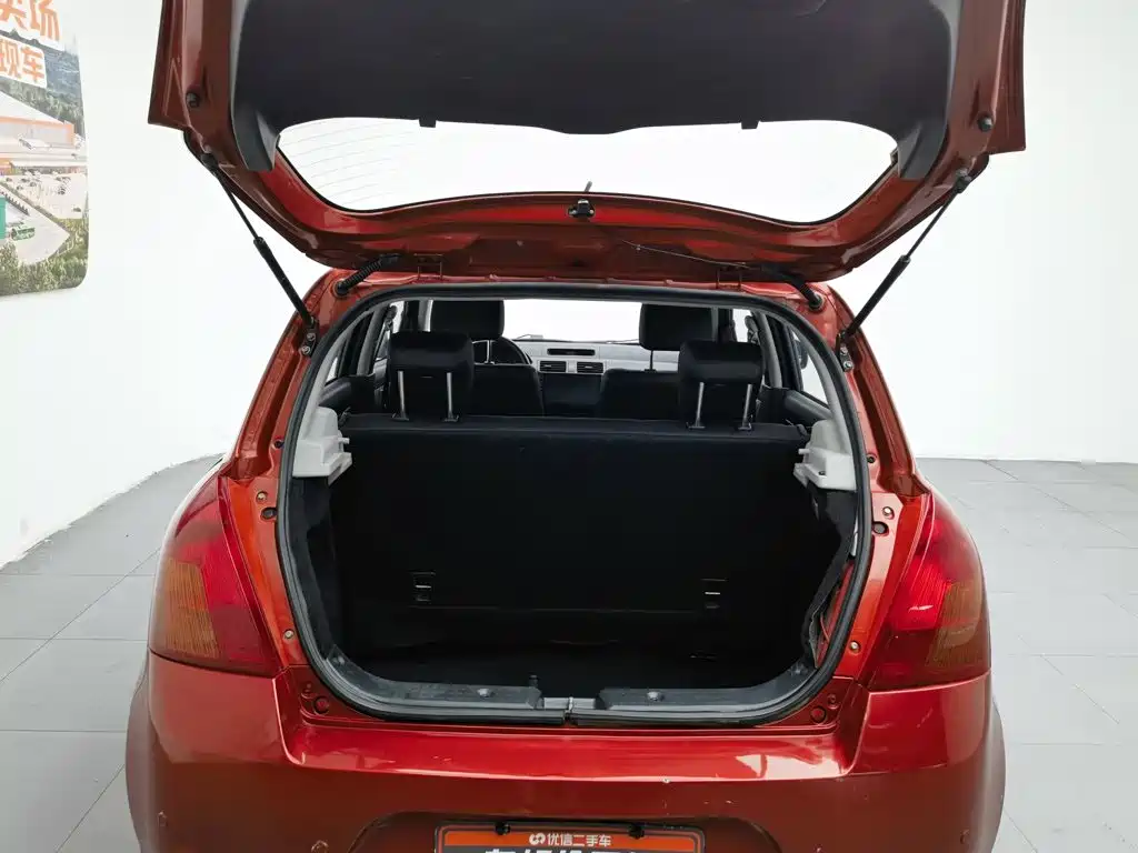 Suzuki Swift 2014 — фото 16