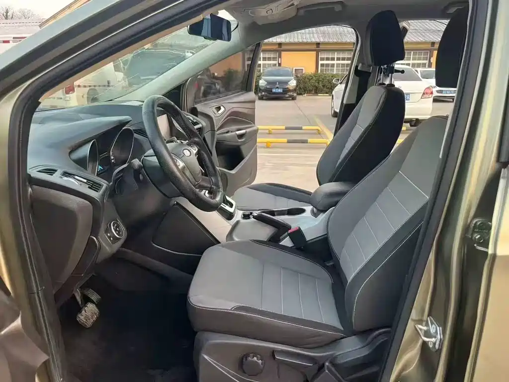 Ford Kuga 2015 — фото 4