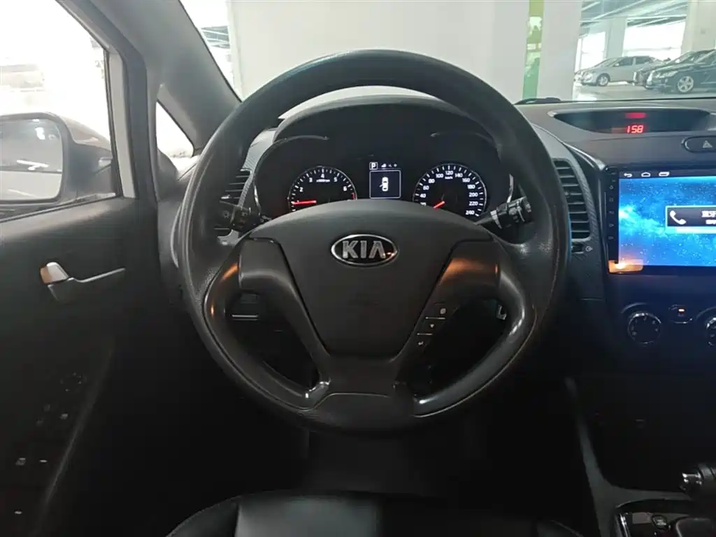 Kia K3 2018 — фото 11