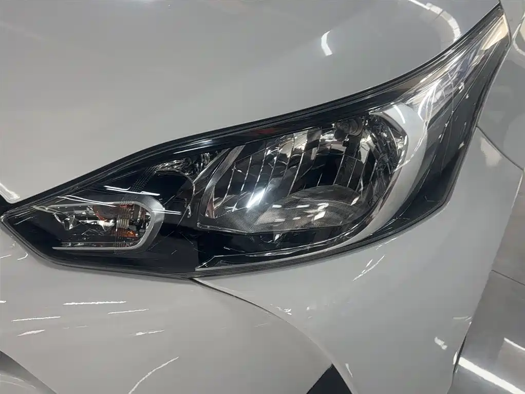 Toyota Yaris L 2022 — фото 3