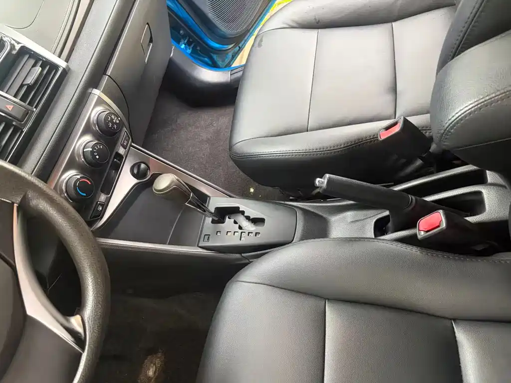 Toyota Yaris L 2016 — фото 17