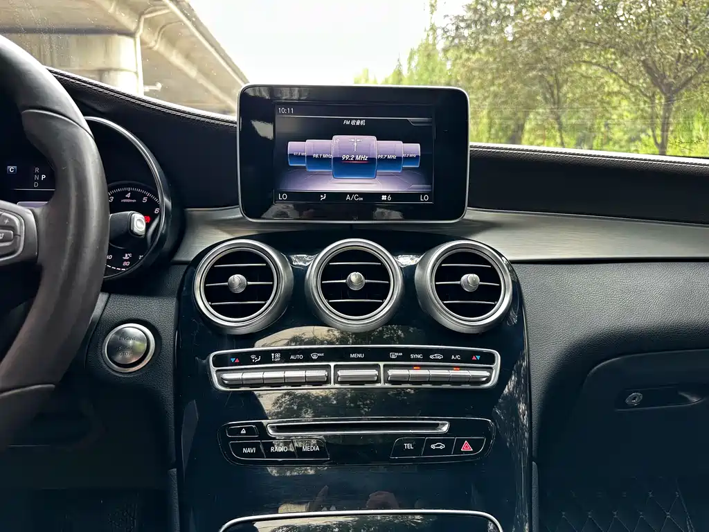 Mercedes-Benz GLC 2018 — фото 14
