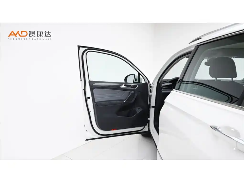 Volkswagen Tiguan L 2021 — фото 10