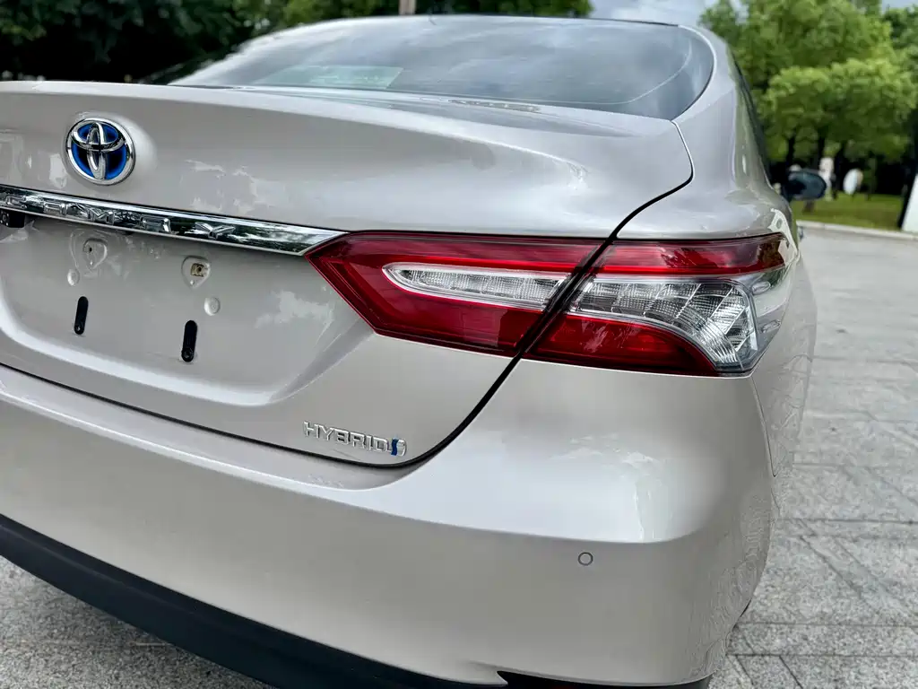 Toyota Camry 2019 — фото 24