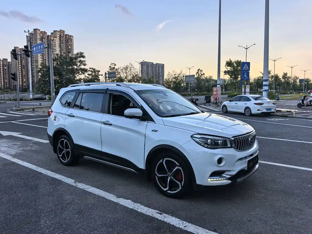 SWM X7 2017