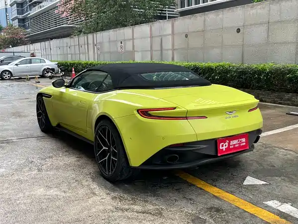 Aston Martin DB11 2019