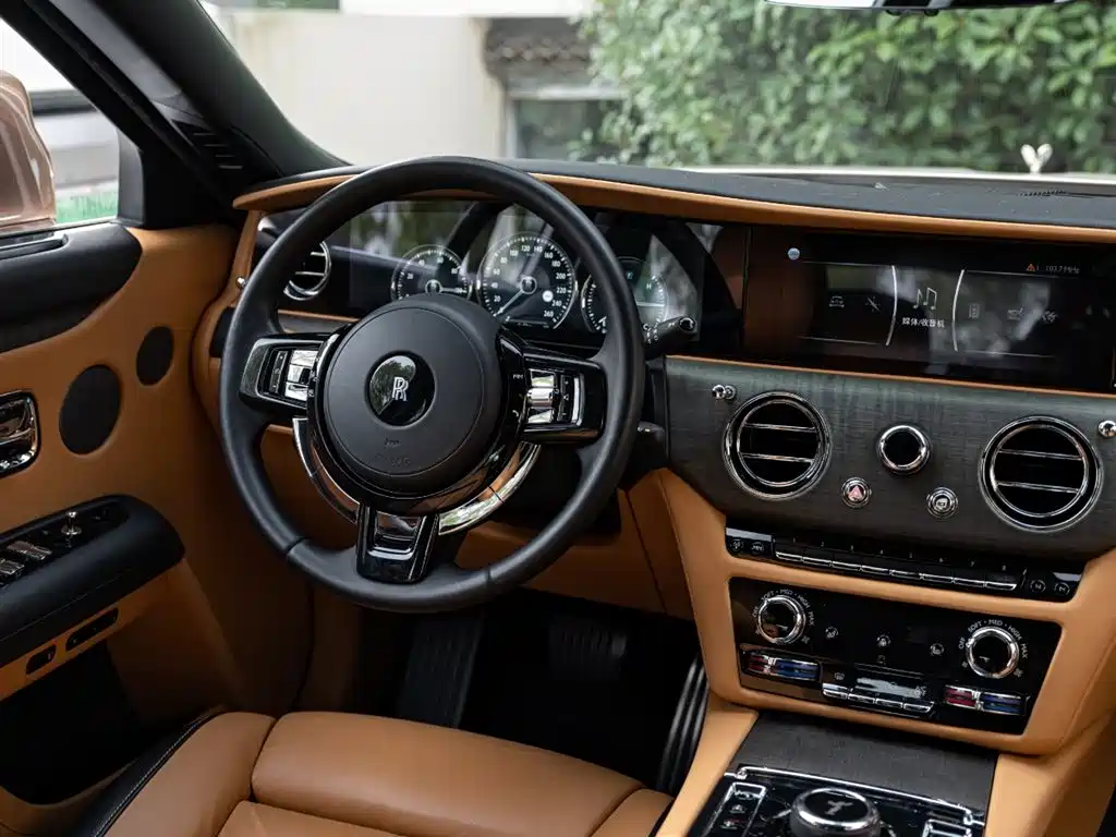 Rolls-Royce Ghost 2023 — фото 12