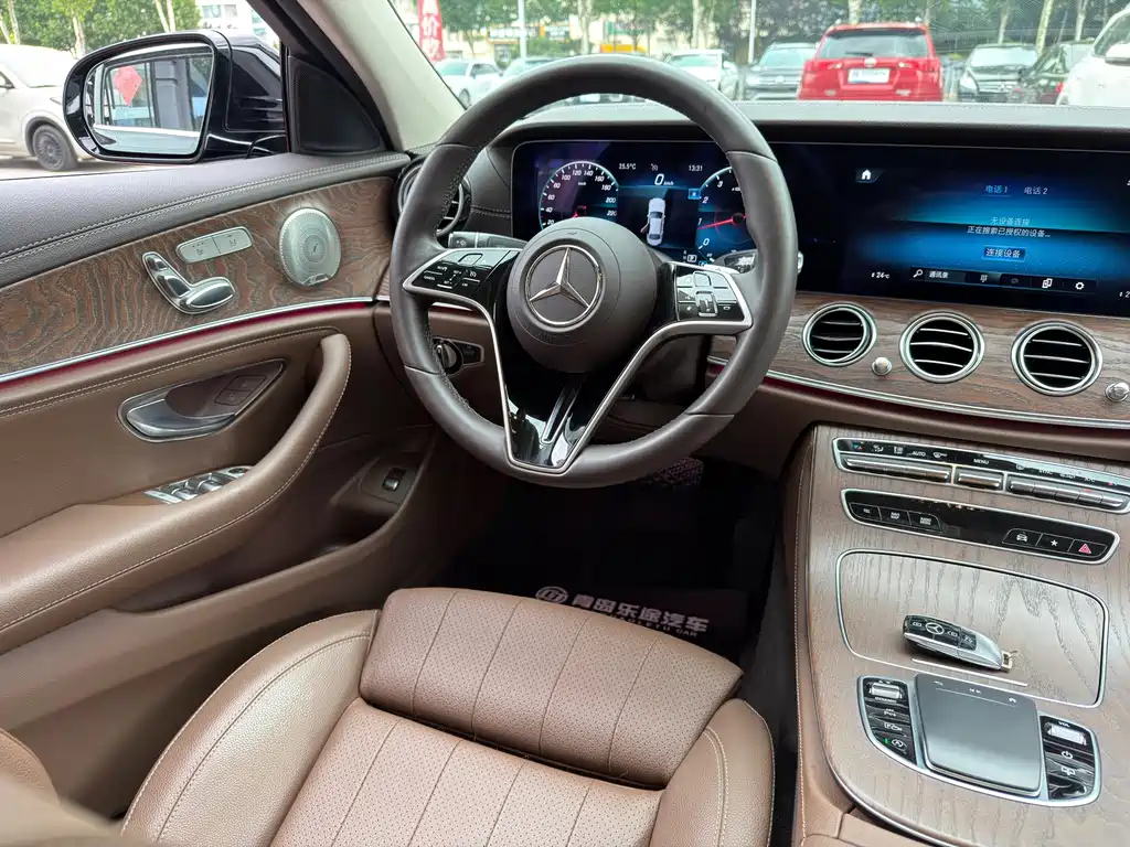 Mercedes-Benz E-Class 2022 — фото 11