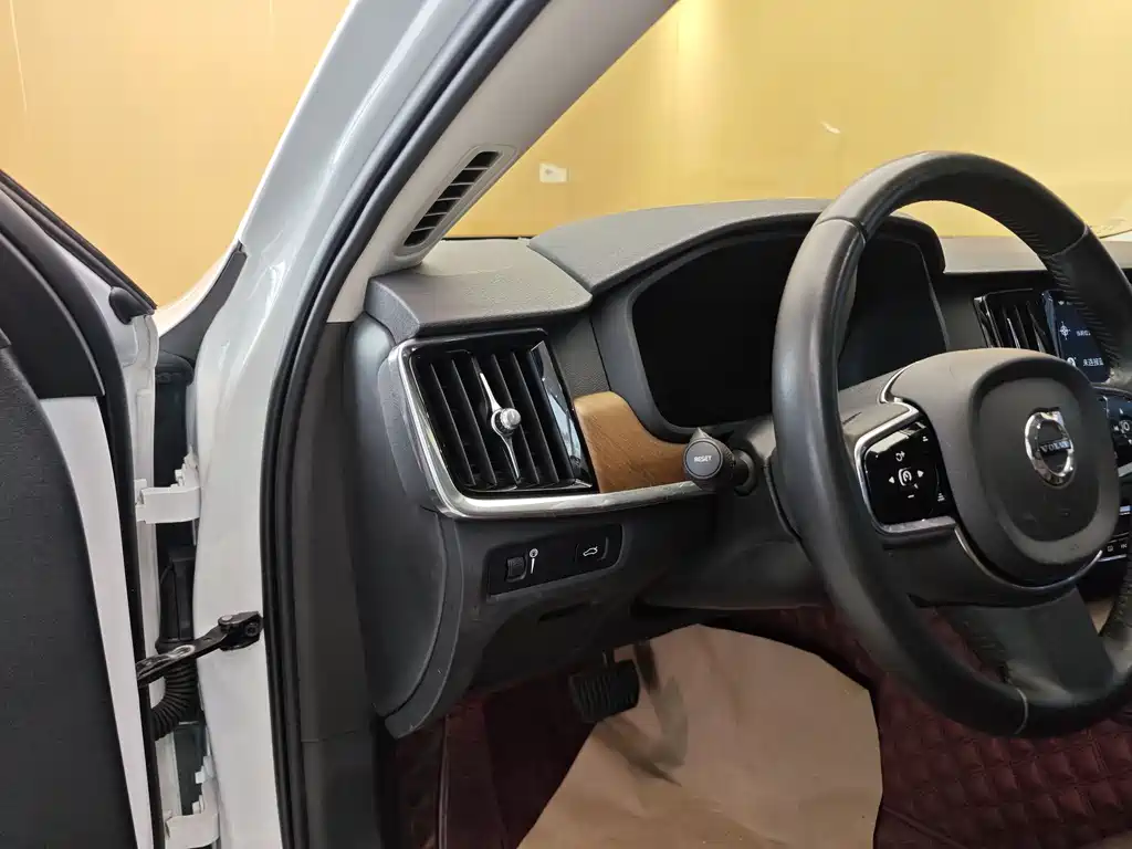 Volvo S90 2019 — фото 12