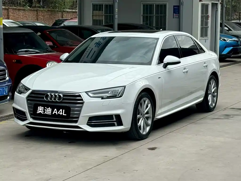 Audi A4L 2018 — фото 1