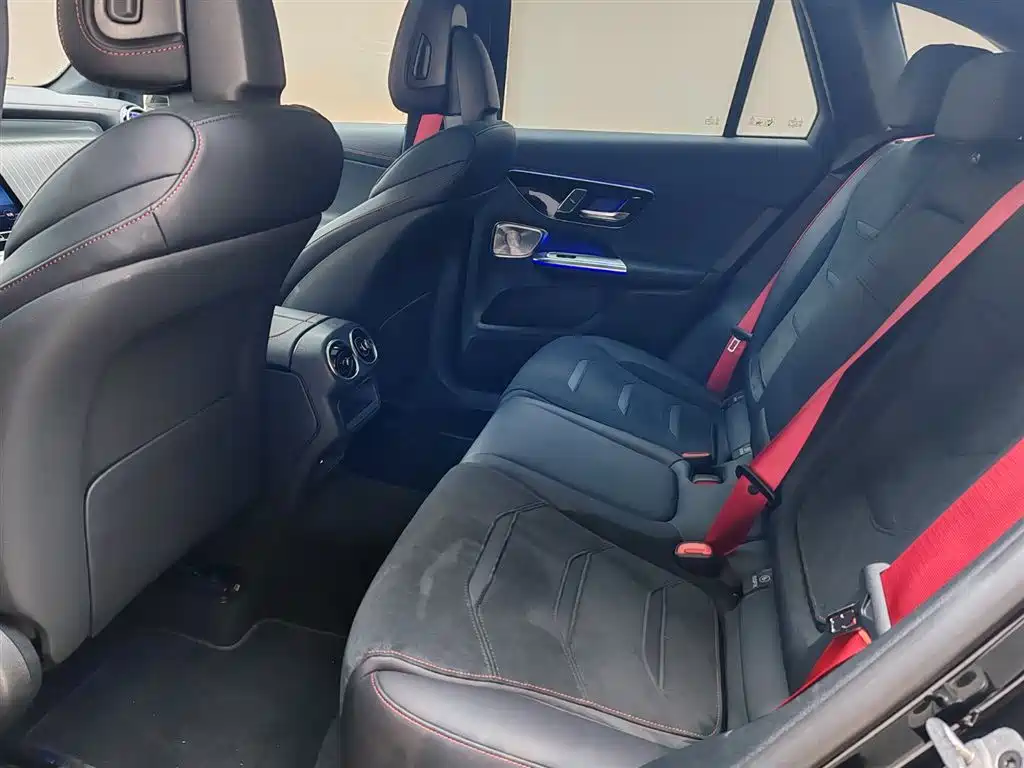 Mercedes-Benz GLC AMG 2025 — фото 12
