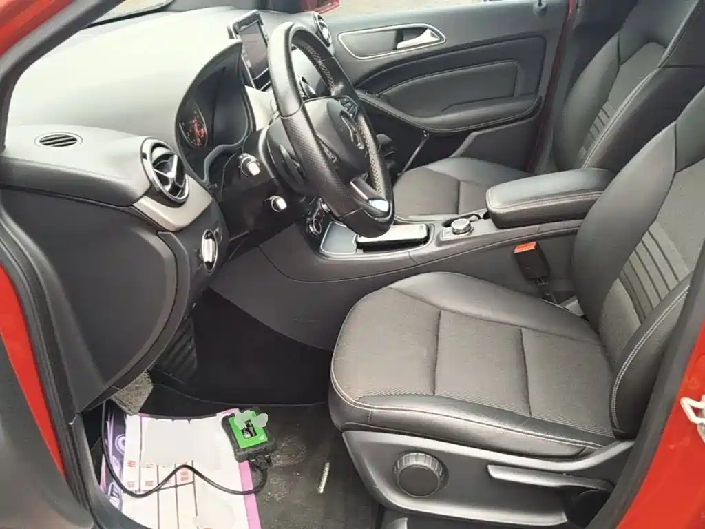Mercedes-Benz B-Class 2015 — фото 15