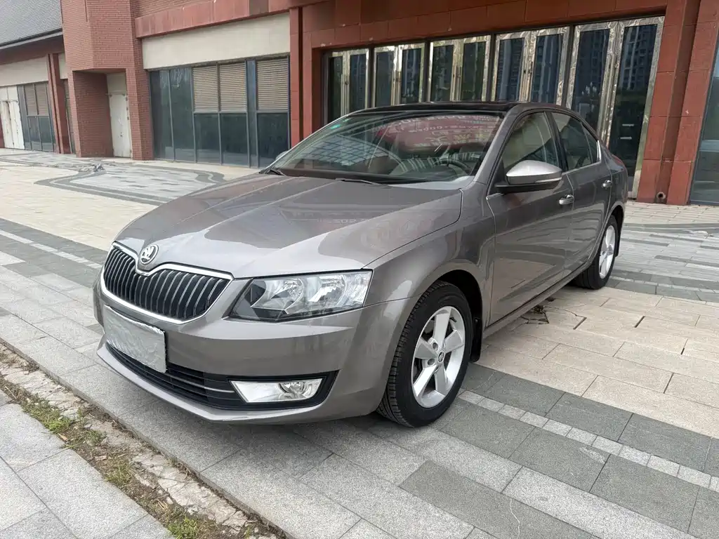 Skoda Octavia 2015 — фото 1