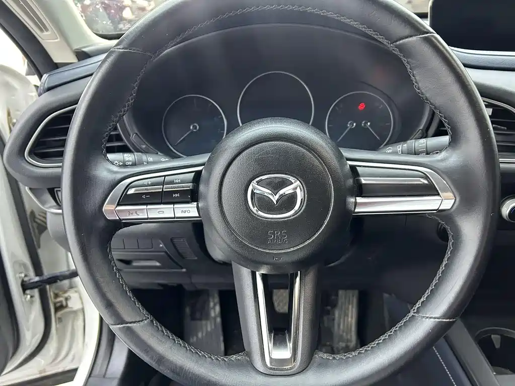Mazda CX-30 2021 — фото 11
