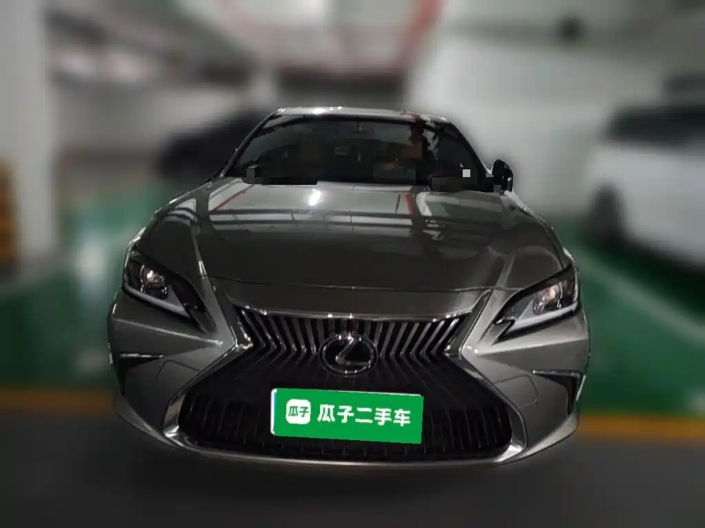 Lexus ES 2020 — фото 24