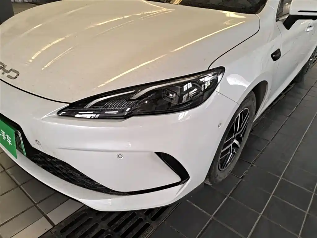 BYD Seal 05 DM-i 2025 — фото 24