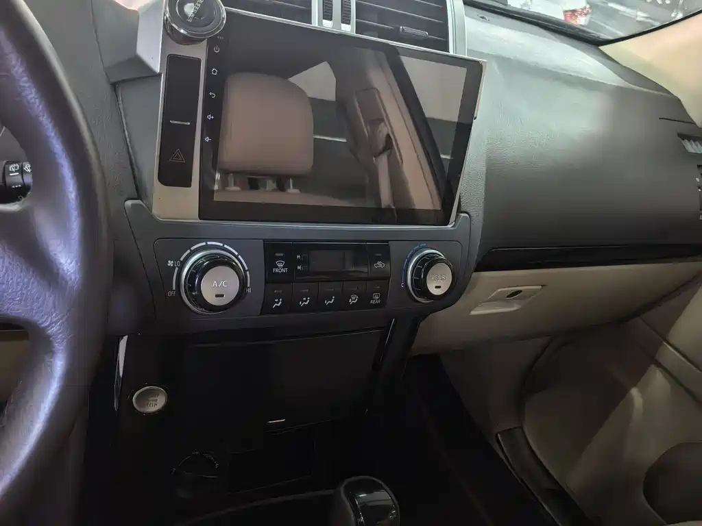 Toyota Prado 2018 — фото 11