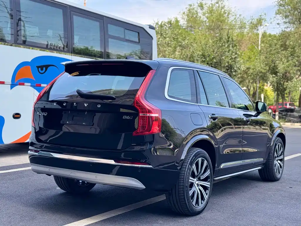 Volvo XC90 2022 — фото 13