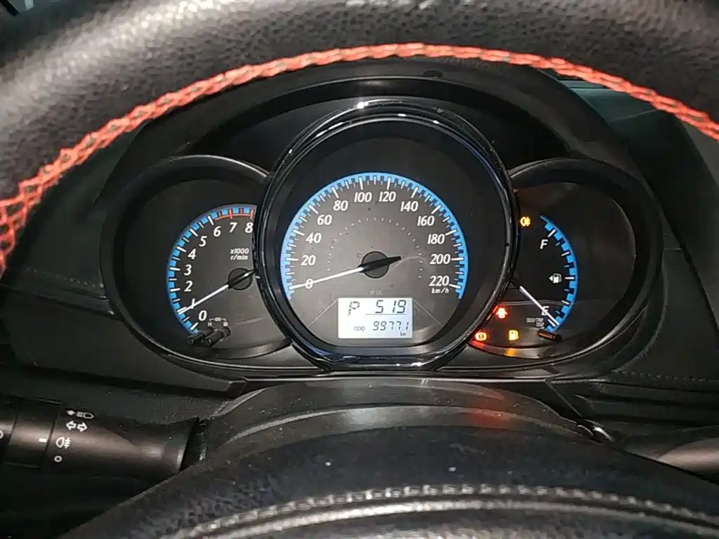 Toyota Yaris L 2018 — фото 12