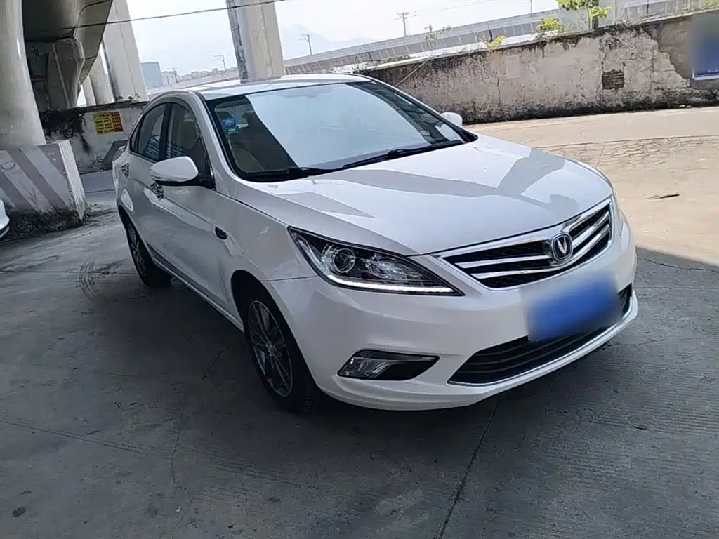 Changan Eado 2017 — фото 4