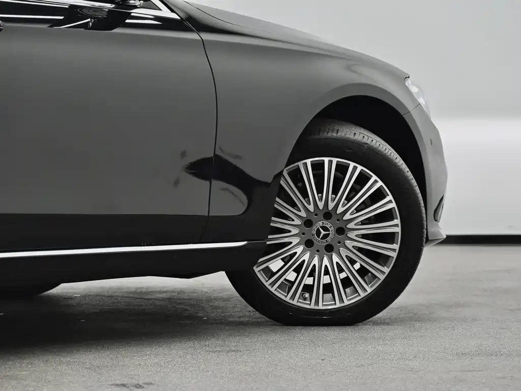 Mercedes-Benz E-Class 2022 — фото 35