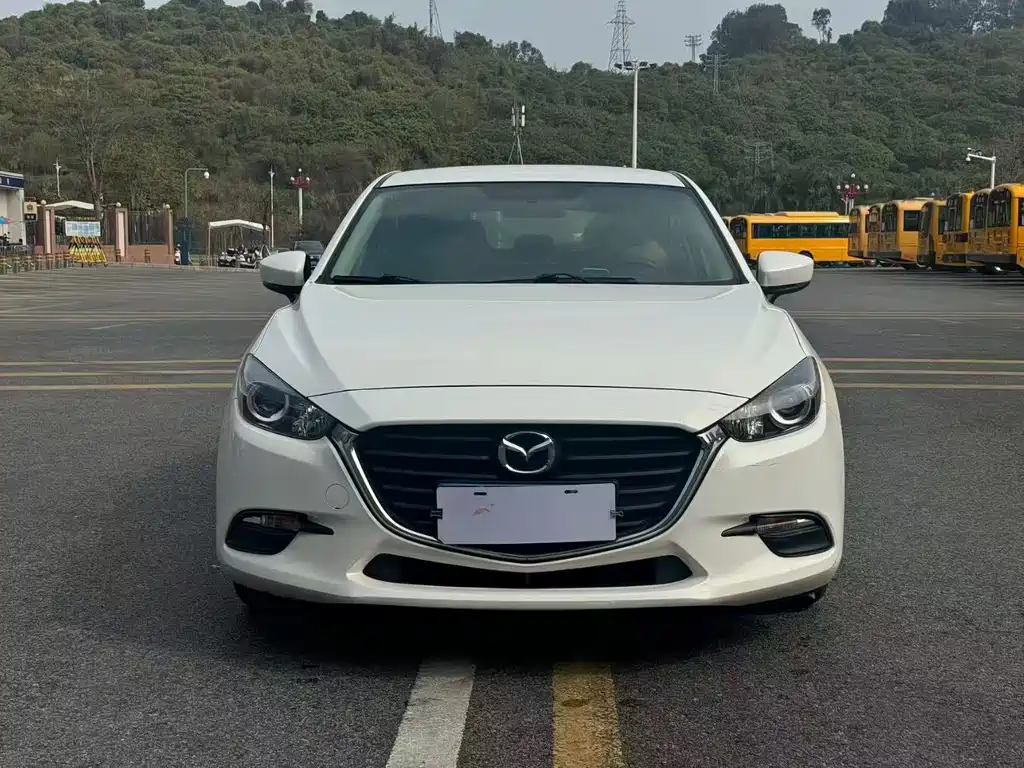 Mazda 3 Axela 2018 — фото 2