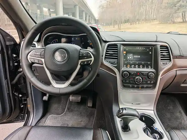 Jeep Grand Cherokee 2015