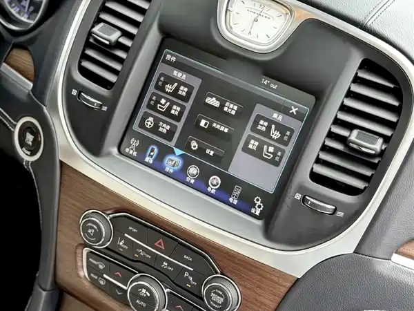 Chrysler 300C 2016