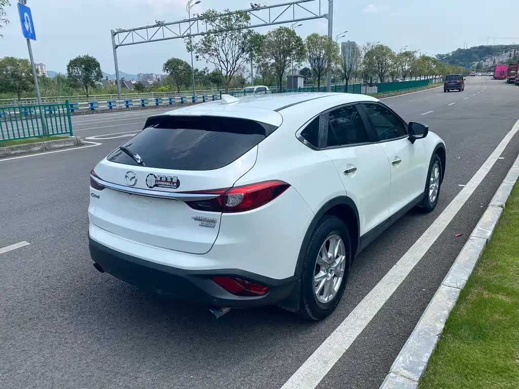 Mazda CX-4 2016 — фото 10