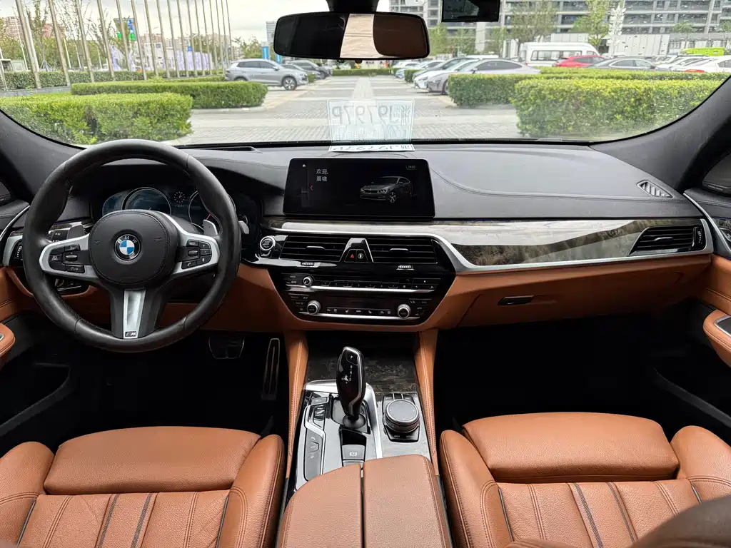 BMW 6 Series GT 2018 — фото 8
