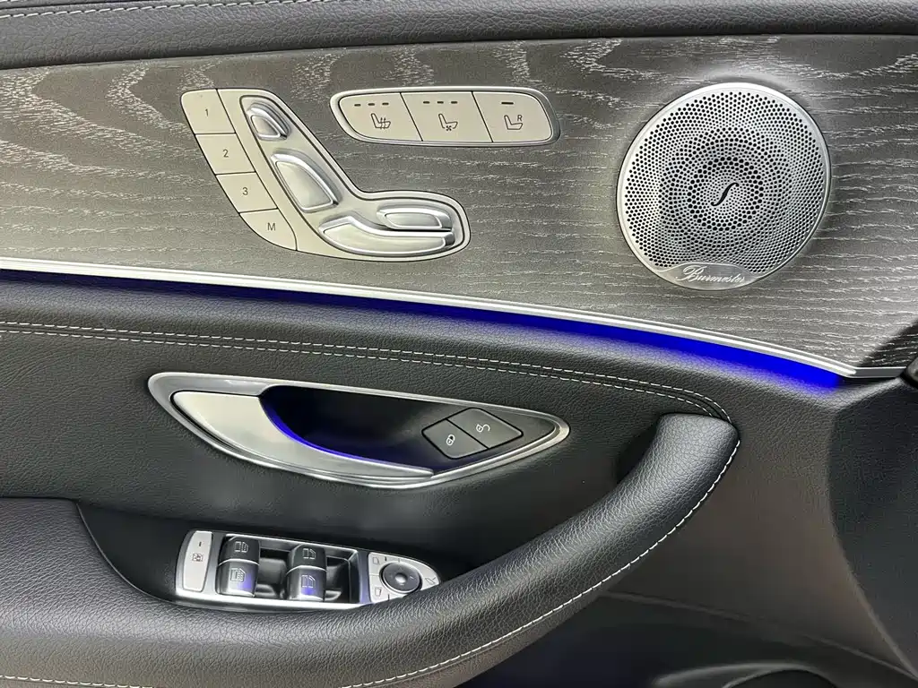 Mercedes-Benz E-Class 2021 — фото 19