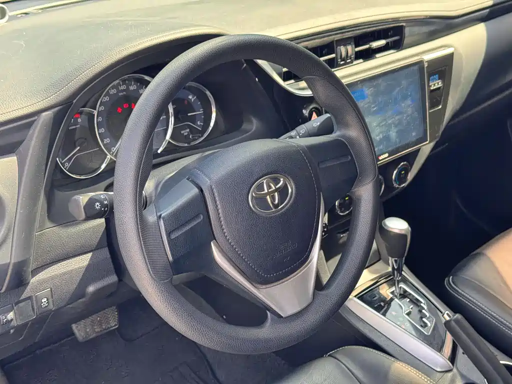 Toyota Corolla 2019 — фото 8