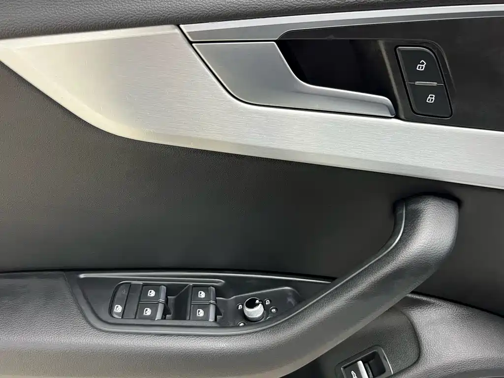 Audi A4L 2020 — фото 19