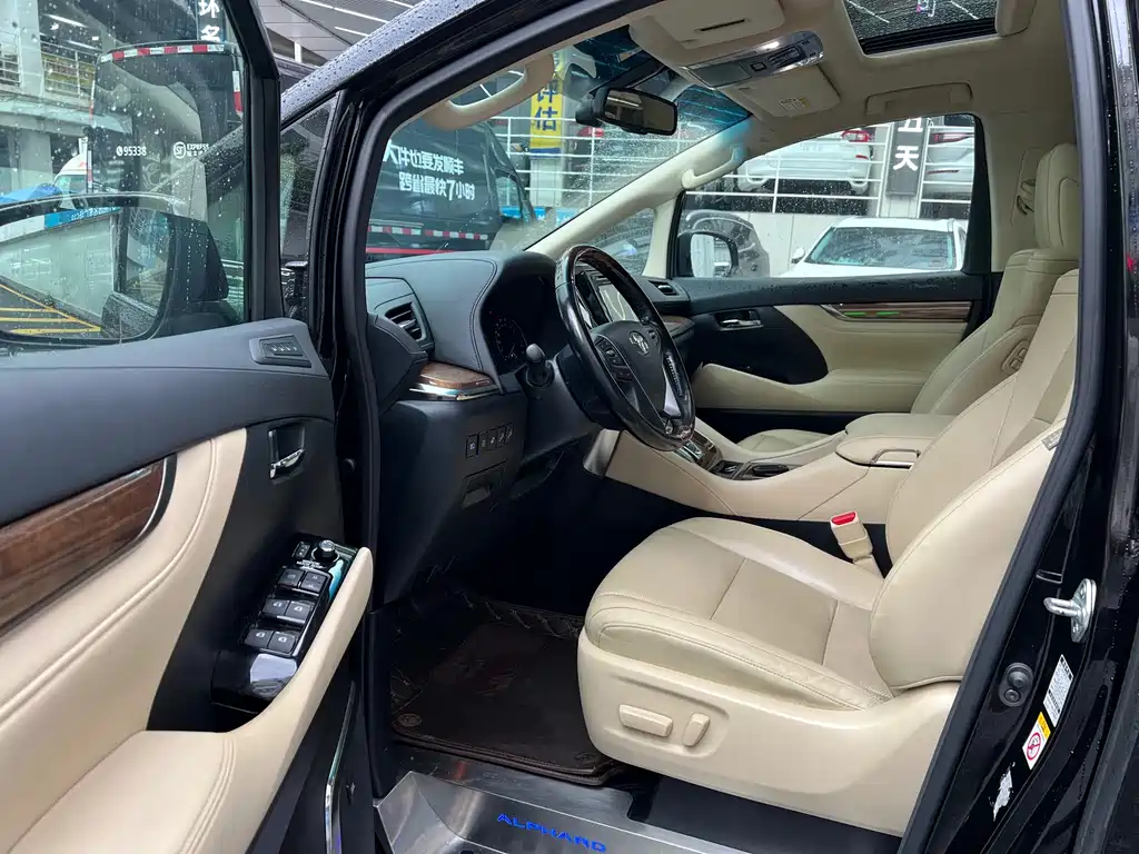 Toyota Alphard 2017