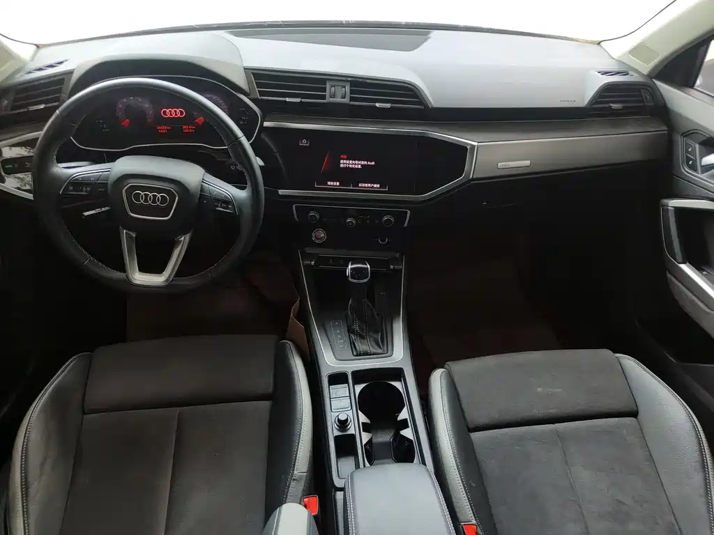 Audi Q3 2023 — фото 11