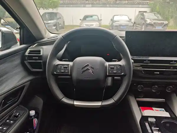 Citroën Versailles C5 X 2024