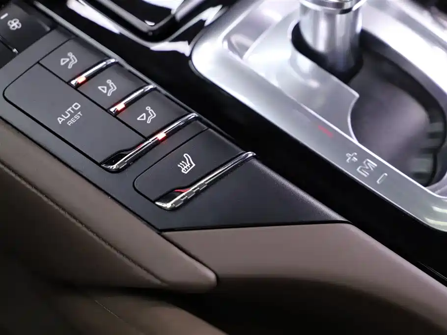 Porsche Cayenne 2014 — фото 11