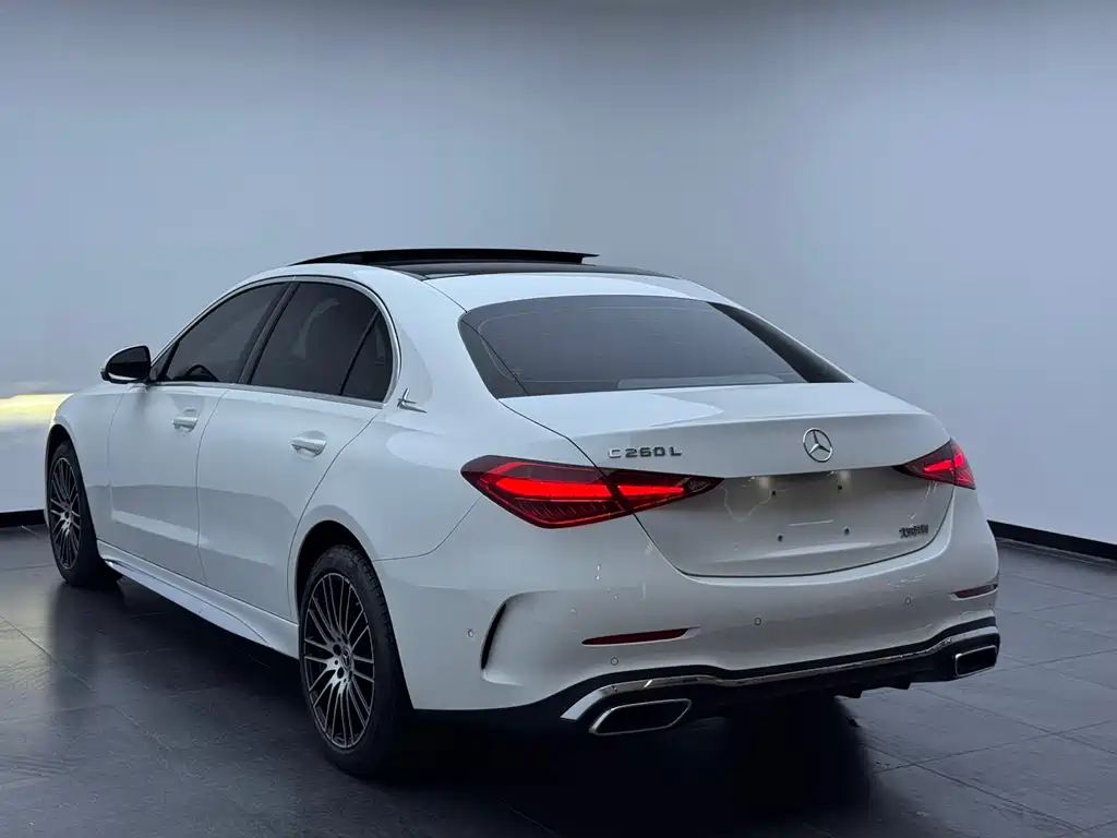Mercedes-Benz C-Class 2025 — фото 6
