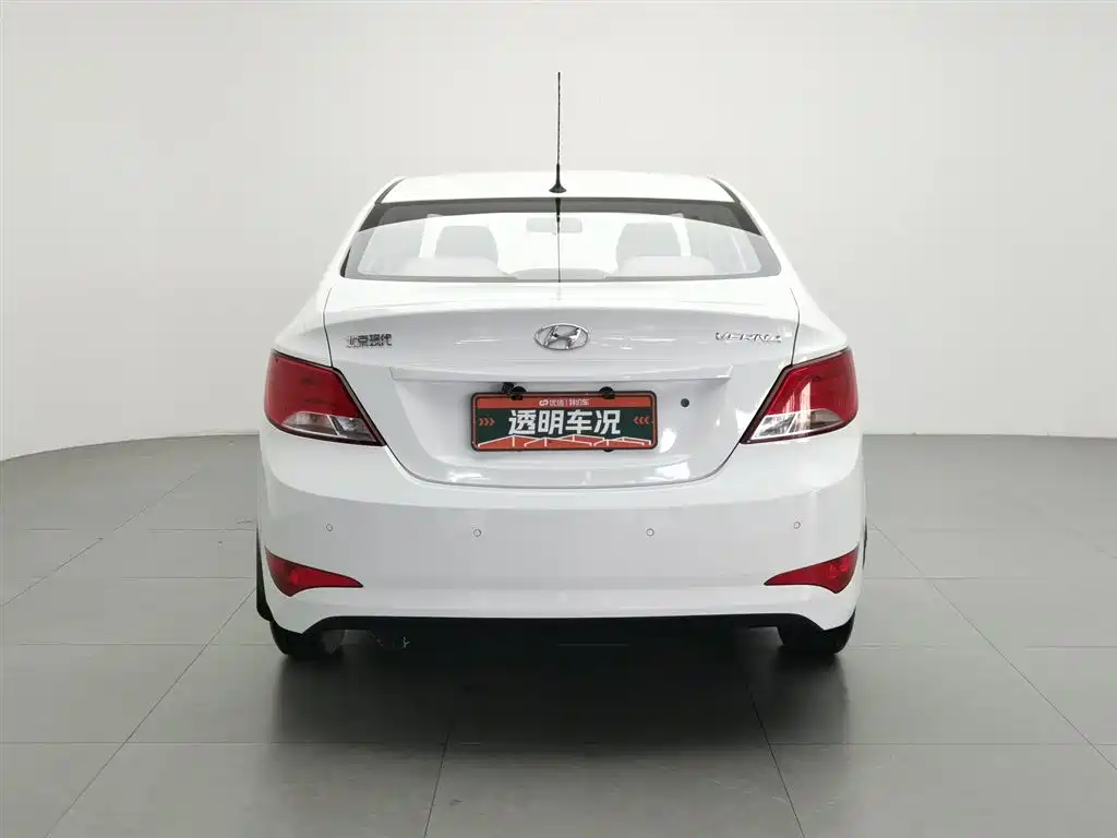 Hyundai Verna 2017 — фото 4