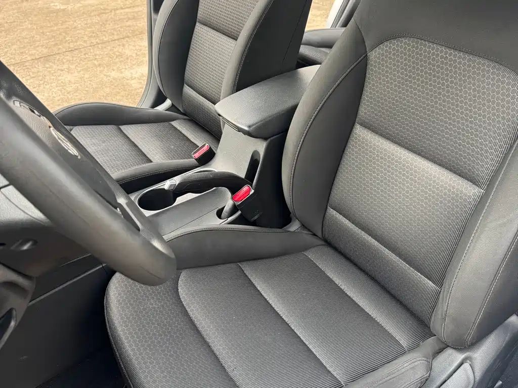 Hyundai Elantra 2018 — фото 13