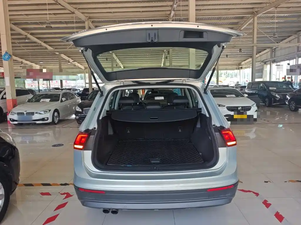 Volkswagen Tiguan L 2017 — фото 19