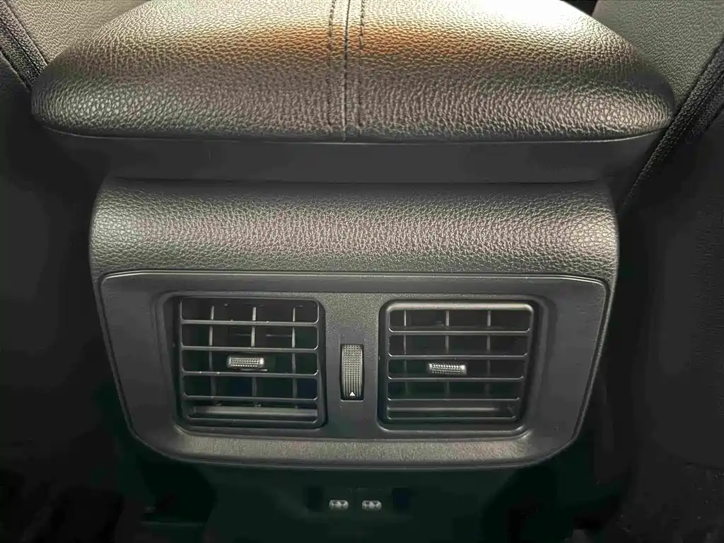 Toyota RAV4 2022 — фото 14