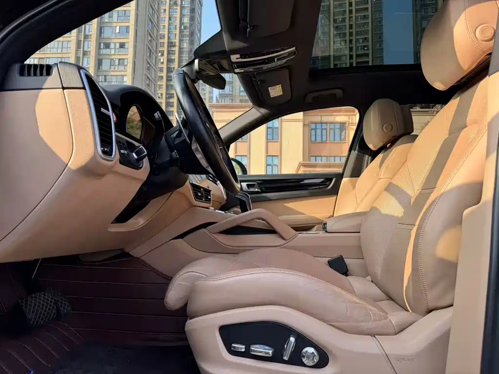 Porsche Cayenne 2018 — фото 11