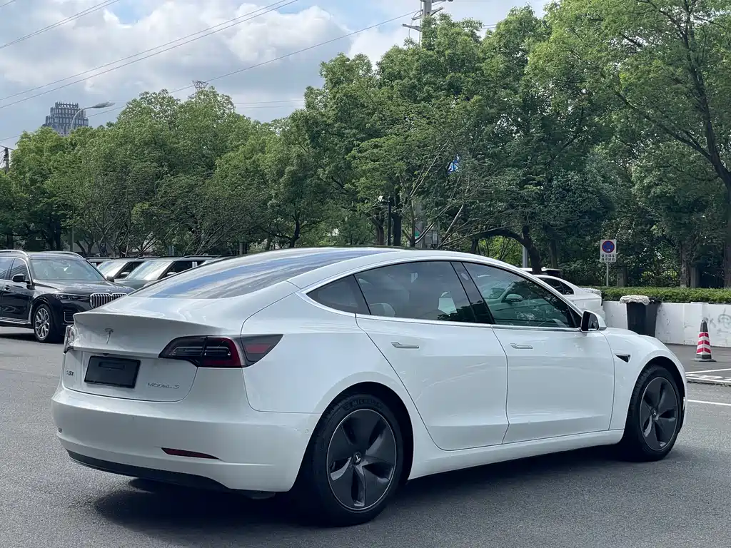 Tesla Model 3 2019 — фото 13