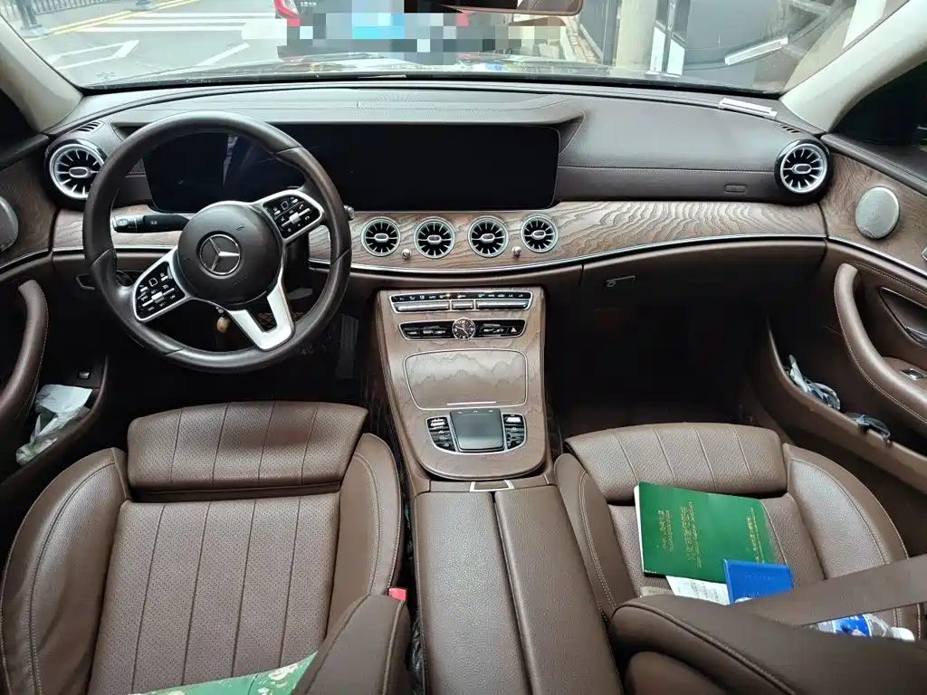 Mercedes-Benz E-Class 2019 — фото 10