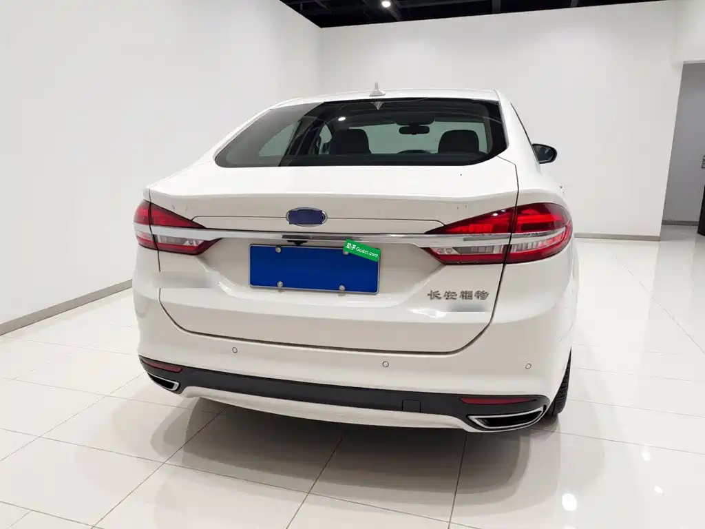 Ford Mondeo 2017 — фото 5